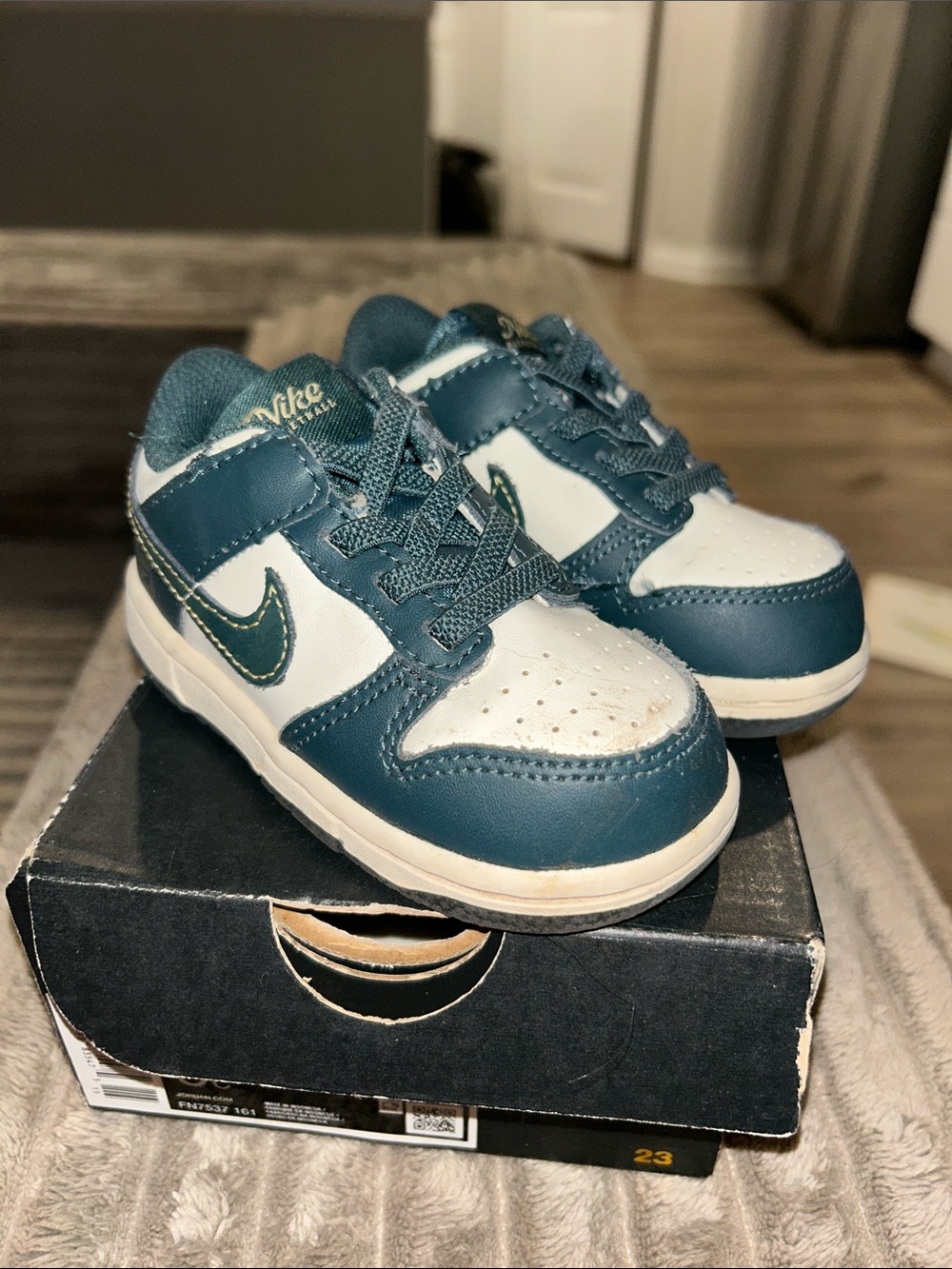 Nike Kids Blue and White Low-Top Sneakers